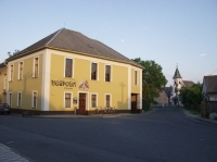 Restaurace a minipivovar U Komárků