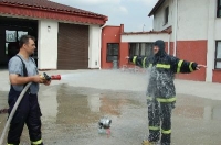 Jak perou hasiči!